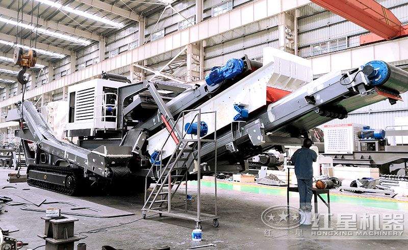 車間裝配的履帶錘式移動破碎機 車間裝配的履帶錘式移動破碎機