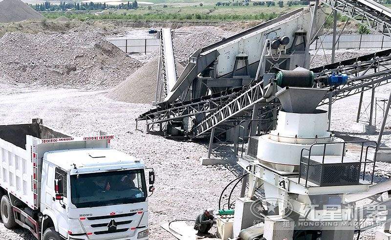 湖南制砂生產(chǎn)現(xiàn)場(chǎng) 湖南制砂生產(chǎn)現(xiàn)場(chǎng)