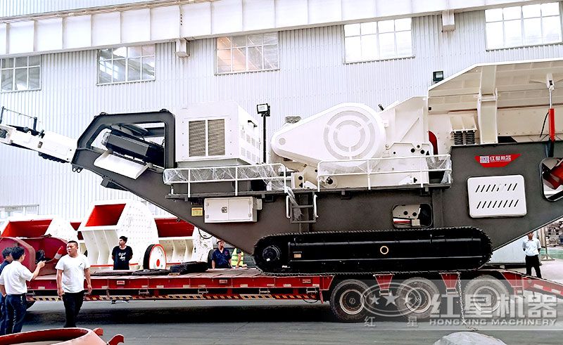 移動(dòng)顎式破碎機(jī)發(fā)貨現(xiàn)場(chǎng) 移動(dòng)顎式破碎機(jī)發(fā)貨現(xiàn)場(chǎng)