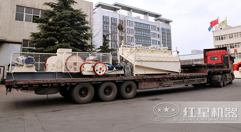 紅星機器生產的對輥機發貨 紅星機器生產的對輥機發貨