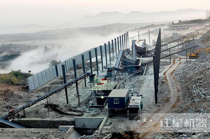 以青石為原料的砂石場 以青石為原料的砂石場