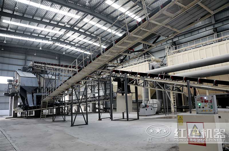 右側(cè)為兩臺車間除塵器 右側(cè)為兩臺車間除塵器