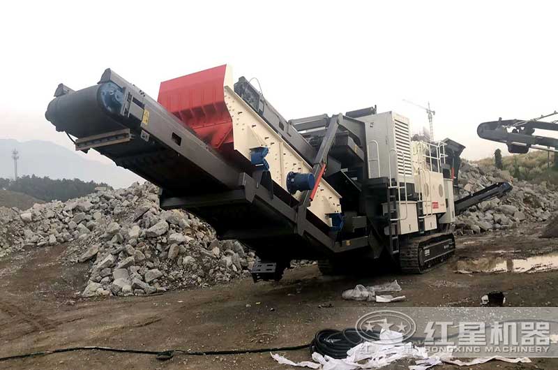 履帶移動反擊車碎石現場 履帶移動反擊車碎石現場