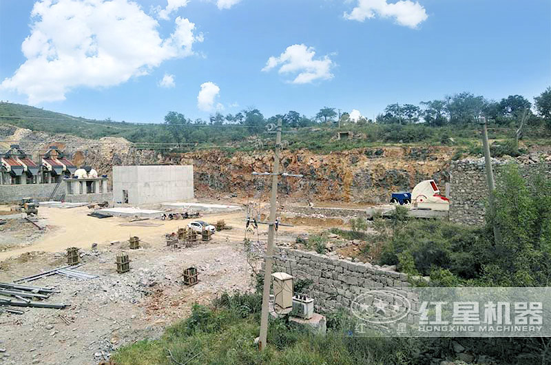 輝縣石灰石破碎現(xiàn)場實(shí)拍 輝縣石灰石破碎現(xiàn)場實(shí)拍