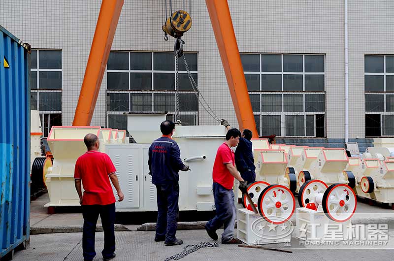 紅星廠家小型破碎機發(fā)貨 紅星廠家小型破碎機發(fā)貨