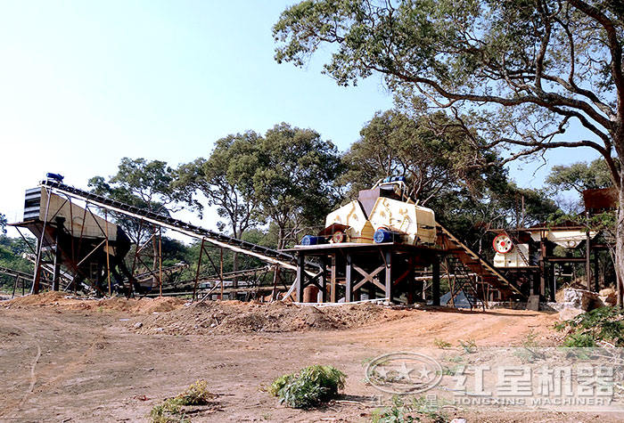 反擊式破碎機(jī)現(xiàn)場(chǎng)安裝中