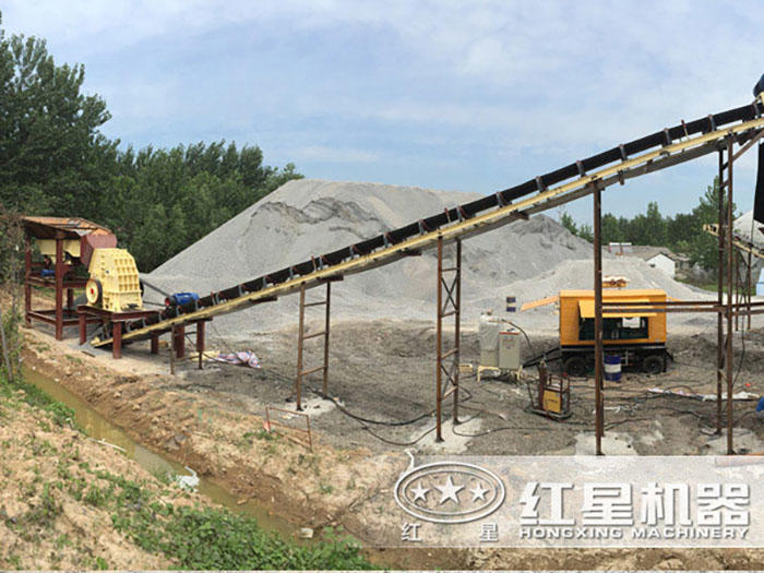 時產500噸的錘式碎石機現場 時產500噸的錘式碎石機現場