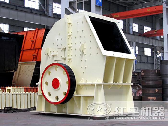 時產可達3000噸的破石機 時產可達3000噸的破石機