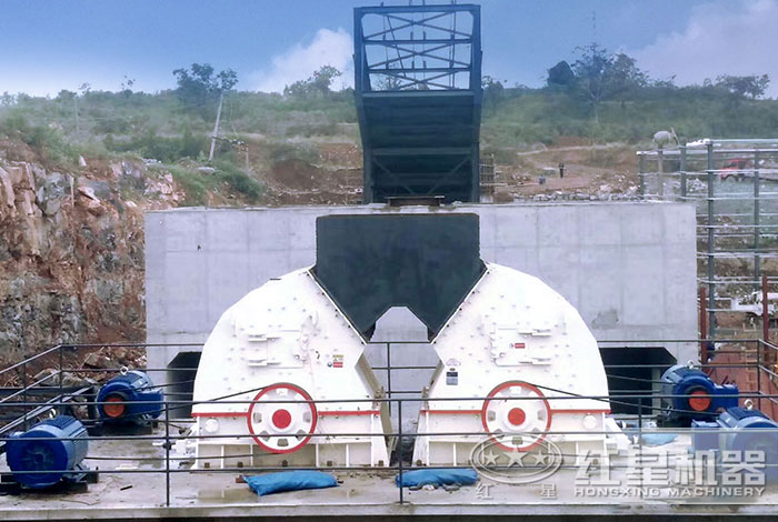 時產3000噸的破石機現場 時產3000噸的破石機現場