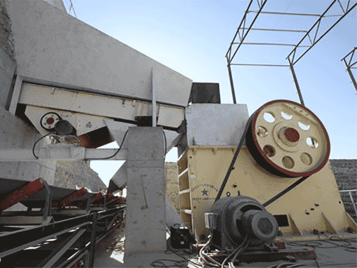 顎式破碎機生產線現場 顎式破碎機生產線現場