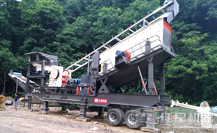 輪胎式破碎機(jī)+顎式破碎機(jī)+圓錐式破碎機(jī) 輪胎式破碎機(jī)+顎式破碎機(jī)+圓錐式破碎機(jī)