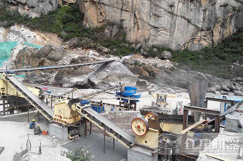 福建石灰石破碎生產(chǎn)線現(xiàn)場