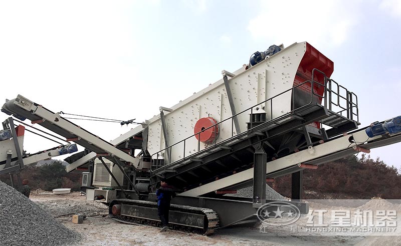 時產300噸的移動式破碎機現場 時產300噸的移動式破碎機現場