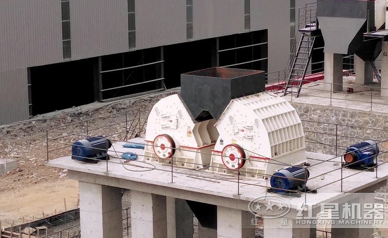 錘式碎石子機安裝現(xiàn)場