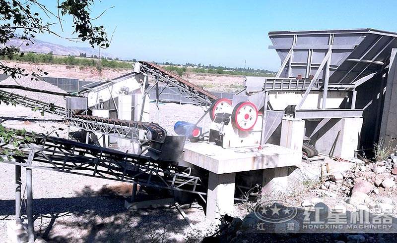 顎式碎石子現(xiàn)場