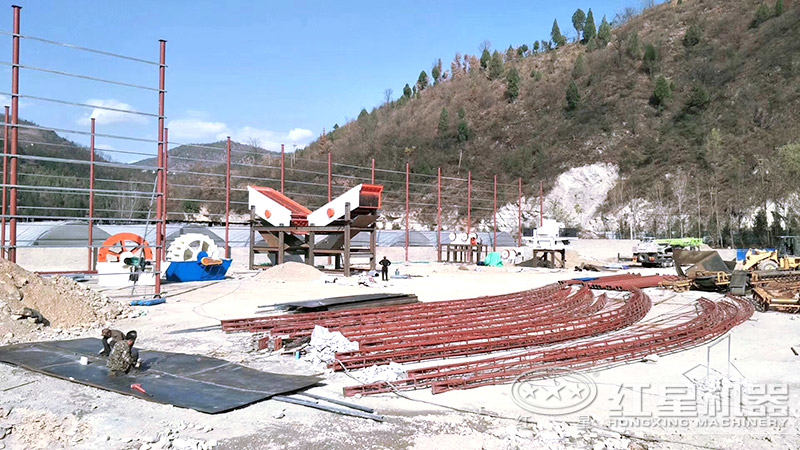 石子加工生產(chǎn)線安裝現(xiàn)場