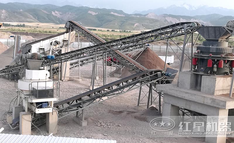 時產(chǎn)300噸的破碎制砂生產(chǎn)線中的沖擊式破碎機以及圓錐式破碎機