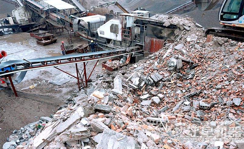 大型建筑垃圾破碎現場 大型建筑垃圾破碎現場