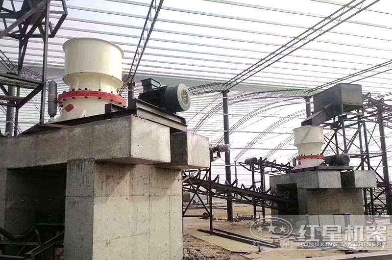 石灰?guī)r生產(chǎn)現(xiàn)場 石灰?guī)r生產(chǎn)現(xiàn)場