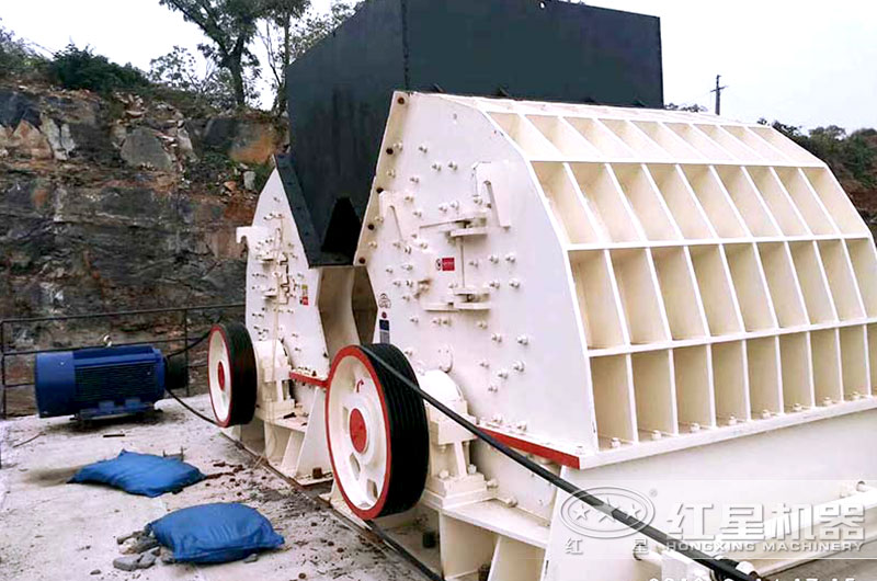 錘式破碎機現場