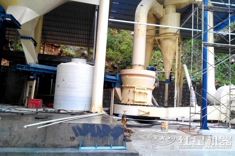 磨粉機作業現場 磨粉機作業現場