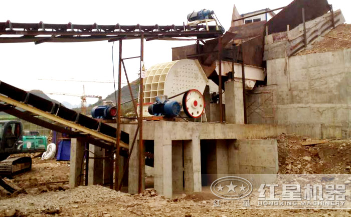 反擊式破碎機(jī)生產(chǎn)現(xiàn)場(chǎng) 反擊式破碎機(jī)生產(chǎn)現(xiàn)場(chǎng)