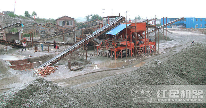 對輥制砂機作業(yè)現(xiàn)場 對輥制砂機作業(yè)現(xiàn)場