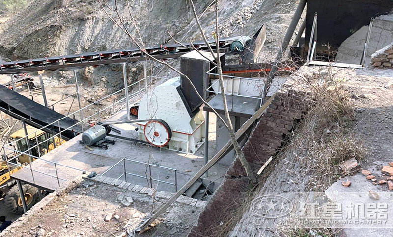 錘式破碎機(jī)作業(yè)現(xiàn)場