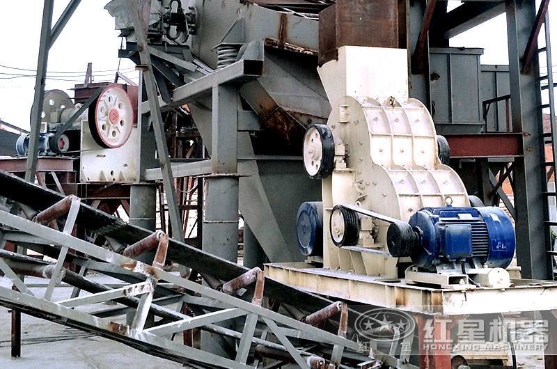 雙極粉碎機現(xiàn)場作業(yè) 雙極粉碎機現(xiàn)場作業(yè)