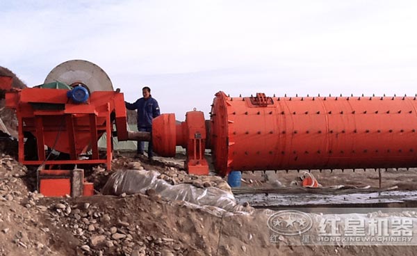 沙鐵礦磁選機(jī)安裝現(xiàn)場(chǎng) 沙鐵礦磁選機(jī)安裝現(xiàn)場(chǎng)