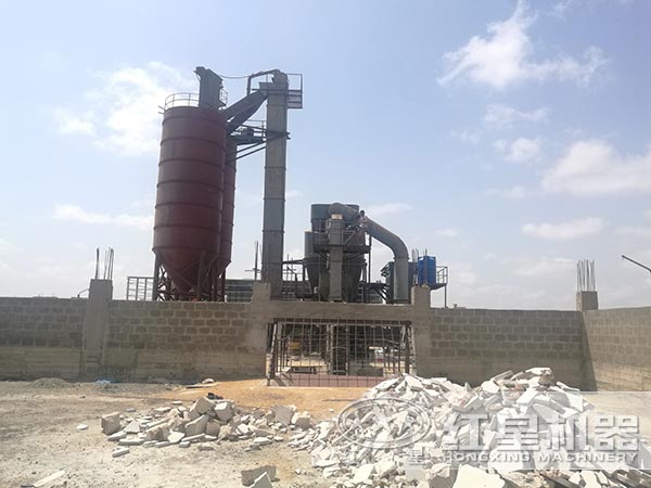 白云石雷蒙磨粉機(jī)客戶現(xiàn)場(chǎng) 白云石雷蒙磨粉機(jī)客戶現(xiàn)場(chǎng)