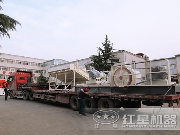 紅星對(duì)輥式破碎機(jī)發(fā)貨圖 紅星對(duì)輥式破碎機(jī)發(fā)貨圖