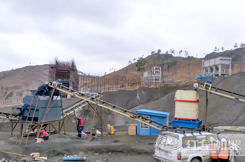 立式復(fù)合破碎機(jī)現(xiàn)場(chǎng)圖 立式復(fù)合破碎機(jī)現(xiàn)場(chǎng)圖