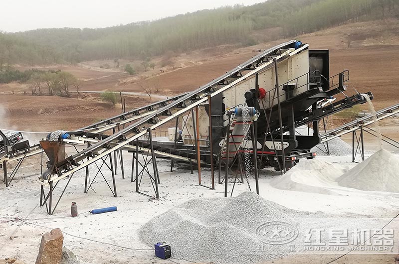 移動式制砂生產現(xiàn)場 移動式制砂生產現(xiàn)場