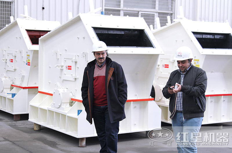 反擊式破碎機用戶來廠家參觀