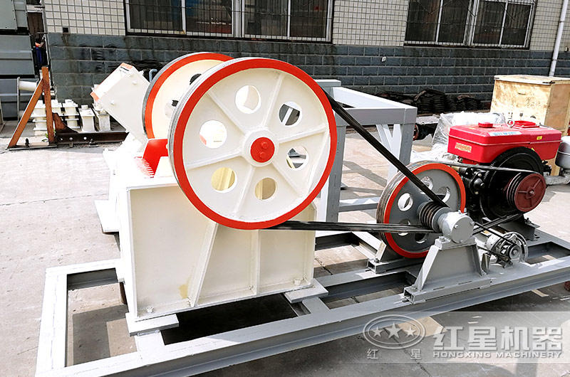 小型顎式破碎機(jī) 小型顎式破碎機(jī)