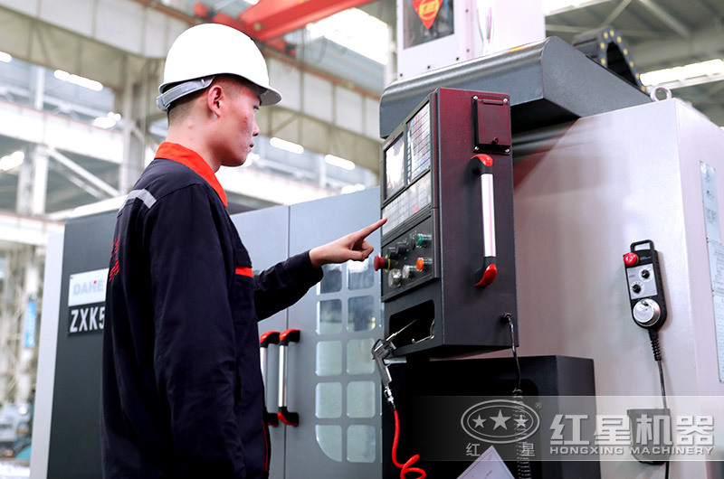 紅星機器通過智能數控操作，質量可靠