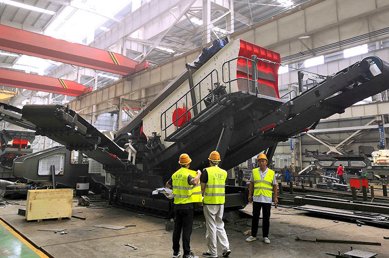 客戶來廠參觀考察移動振動篩沙機