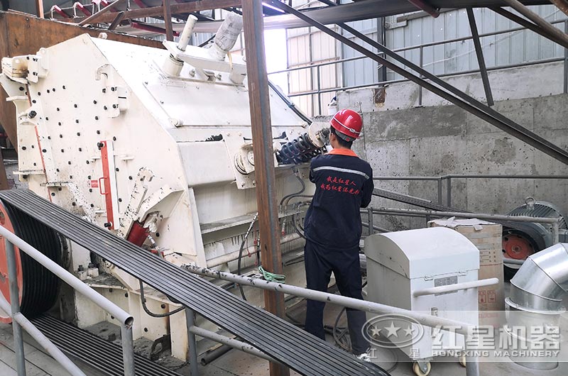 紅星技術(shù)人員到現(xiàn)場(chǎng)安裝維護(hù)