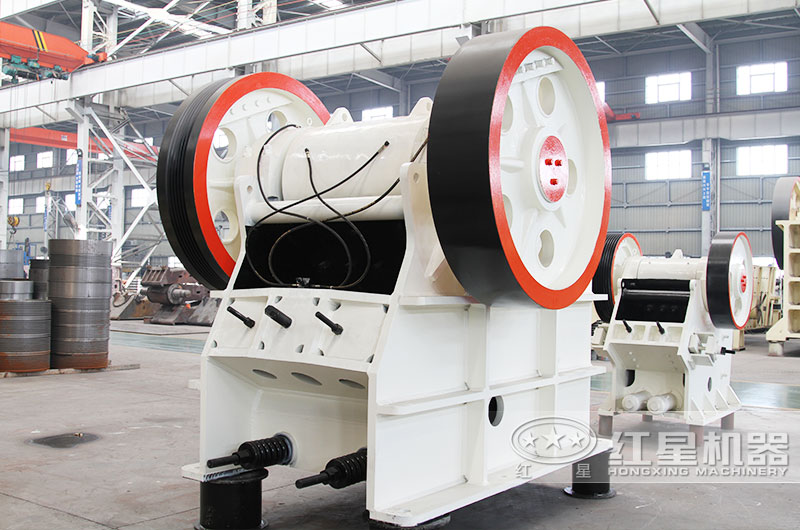 顎式破碎機(jī)車間現(xiàn)貨 顎式破碎機(jī)車間現(xiàn)貨