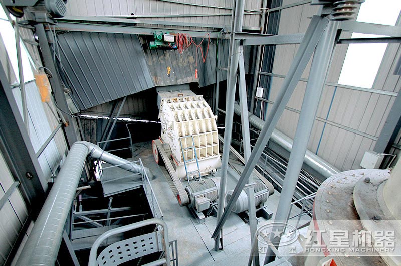 箱式破碎機現(xiàn)場生產(chǎn)中