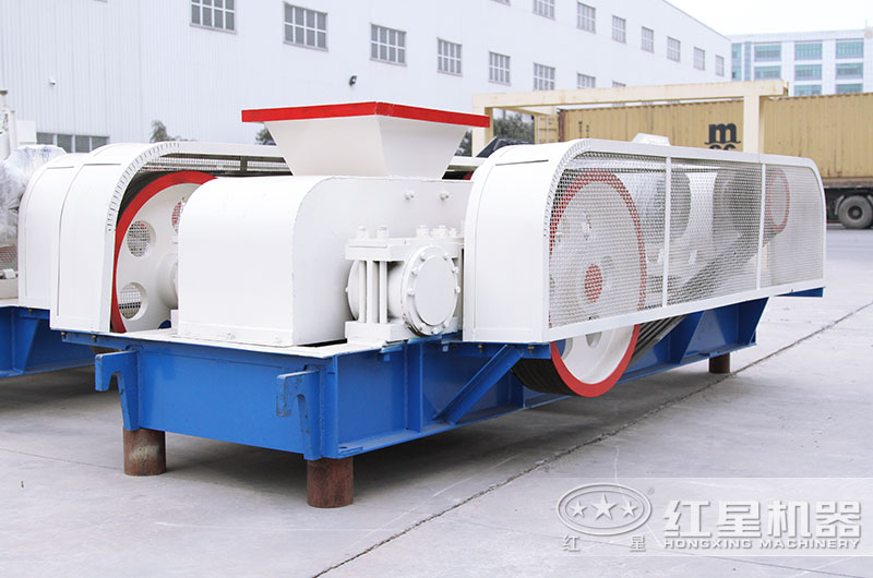 時(shí)產(chǎn)8噸對(duì)輥制砂機(jī) 時(shí)產(chǎn)8噸對(duì)輥制砂機(jī)