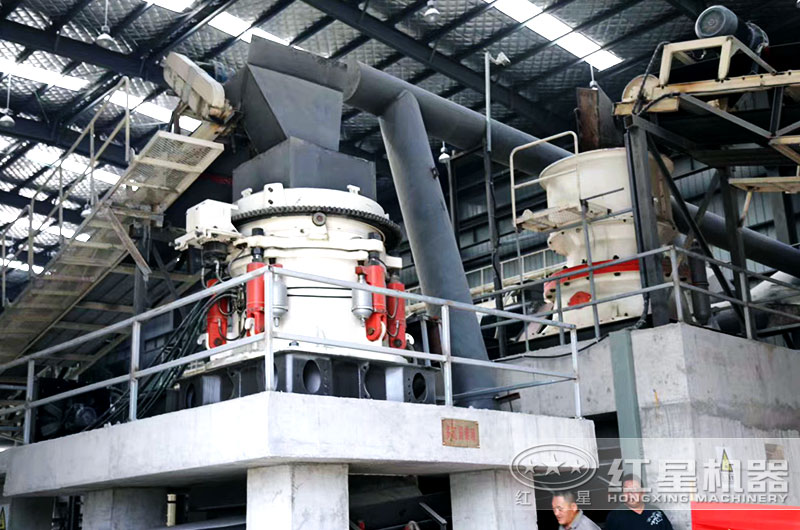 圓錐破碎機(jī)生產(chǎn)現(xiàn)場(chǎng)實(shí)拍 圓錐破碎機(jī)生產(chǎn)現(xiàn)場(chǎng)實(shí)拍