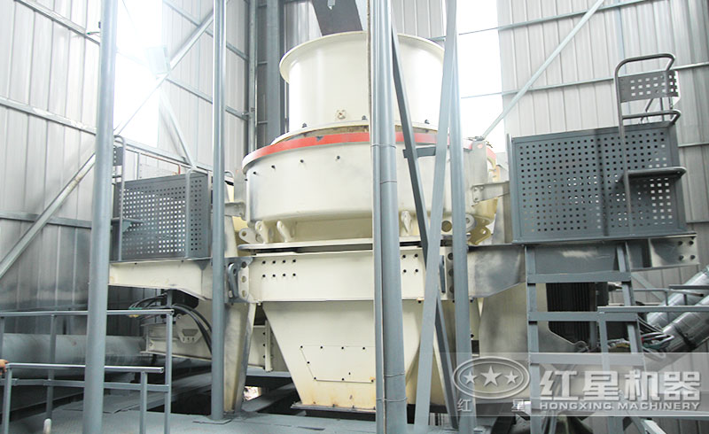 立式制砂機(jī)現(xiàn)場(chǎng) 立式制砂機(jī)現(xiàn)場(chǎng)