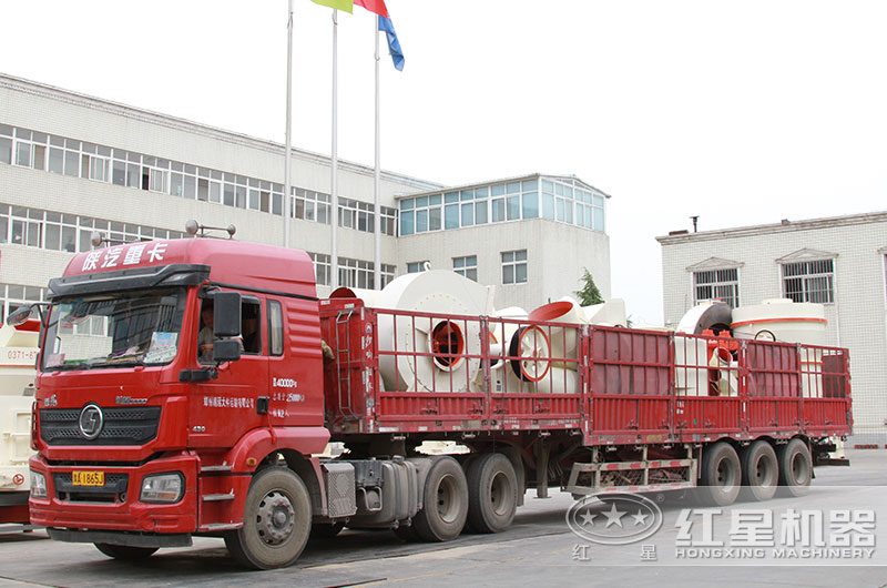 小型高壓磨粉機發貨現場 小型高壓磨粉機發貨現場