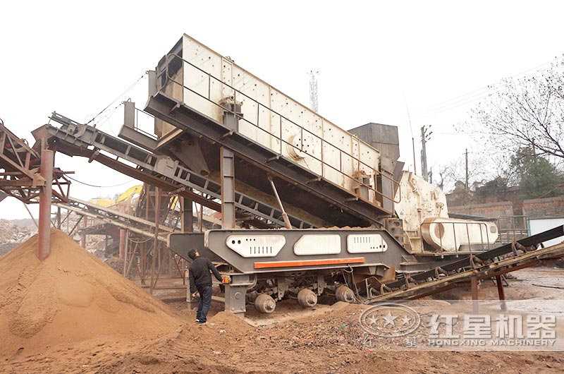 輪胎移動式反擊破處理建筑垃圾現場 輪胎移動式反擊破處理建筑垃圾現場