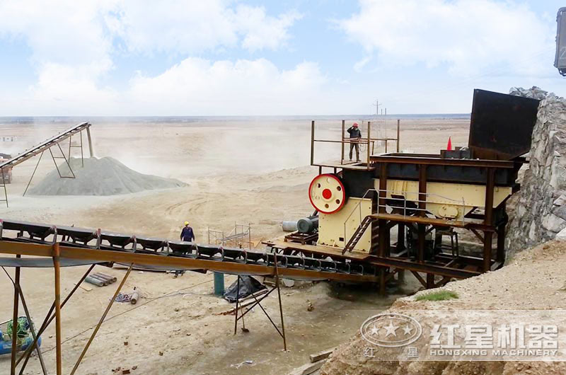 破碎現(xiàn)場(chǎng)使用的粗破顎破機(jī) 破碎現(xiàn)場(chǎng)使用的粗破顎破機(jī)