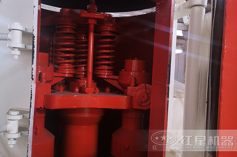 雷蒙磨粉機(jī)內(nèi)部結(jié)構(gòu)實(shí)拍 雷蒙磨粉機(jī)內(nèi)部結(jié)構(gòu)實(shí)拍