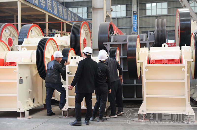 客戶考察小型顎破機 客戶考察小型顎破機