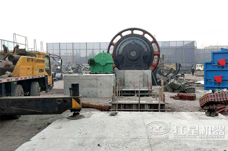 球磨機現(xiàn)場 球磨機現(xiàn)場